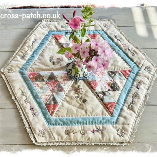 Triangle table mat kit- 3 sisters