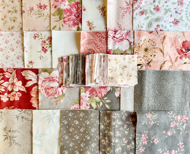 Moda 3 Sisters Charm with mini charm